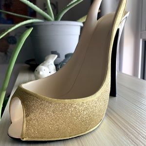 Ceramic Glitter Gold Stiletto Wine Holder by Bebe